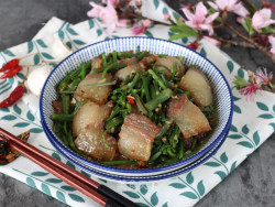 野芹菜炒腊肉