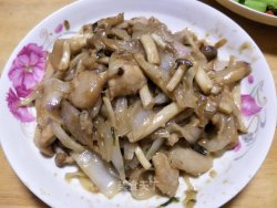 海鲜菇洋葱炒肉