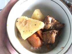 黄焖鸡米饭和香菇鸡腿饭