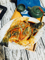 清蒸鲈鱼