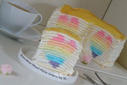 彩虹爱心千层蛋糕