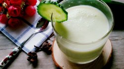 黄瓜苹果酸奶汁（喝出A4腰）