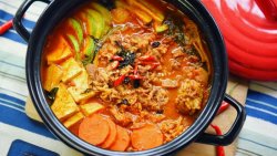 韩式火锅好吃的秘诀——泡菜肥牛锅