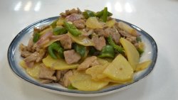 电锅菜——土豆青椒洋葱炒猪肉