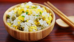 酸豇豆蛋炒饭