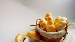 棉花鲜奶面包卷