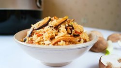 菌菇焖饭#铁釜烧饭就是香#