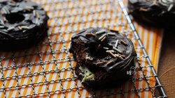 像甜甜圈一样的【三重巧克力夹心饼干】