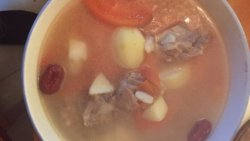 番茄土豆排骨汤