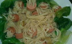 面条穿火腿肠