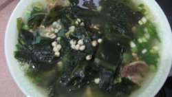 【猫记私房菜】除湿养颜——排骨薏米海带汤