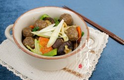 美味家常菜——蚝油杂菌肉丸煲