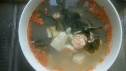虾仁豆腐海带汤（快手菜）