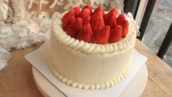 奶油草莓生日蛋糕