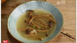 茶树菇排骨汤：味纯清香的老火汤