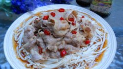 白灼金针菇肥牛 —— 菁选酱油试用菜谱