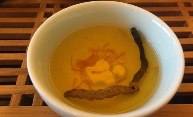 冬虫夏草藏红花茶