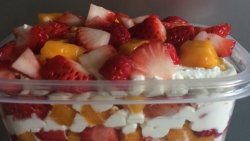 水果盒子蛋糕（草莓盒子蛋糕）