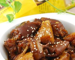 猪手与粽 红烧猪手粽