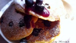 早餐就要这样的阳光【蓝莓酸奶煎饼Blueberry Yogurt Pancakes】