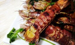 蒜蓉焗濑尿虾