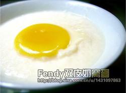 广东顺德传统美食——双皮奶窝蛋