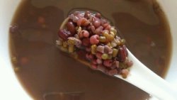 养颜红豆绿豆薏米赤小豆粥