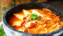 韩式辣白菜豆腐火锅