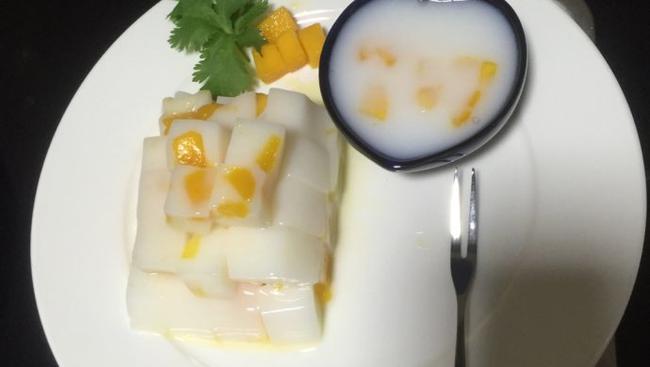 芒果牛奶甜点，夏季冰凉首选