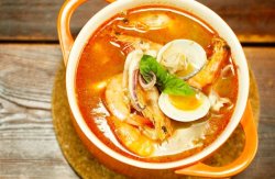真材实料的海鲜冬阴功汤，不去泰国也能吃到！