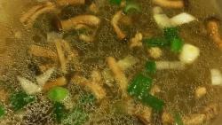 菌菇排骨汤