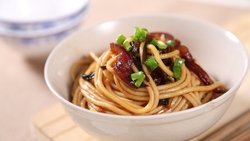 自动烹饪锅简单做葱油拌面
