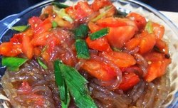 番茄蒜香粉丝-解馋今天就吃炒粉丝吧！