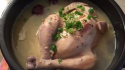 传统宫中料理-韩式参鸡汤
