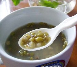 巧手煮绿豆，最简单的绿豆两吃:薄荷绿豆汤+绿豆冰棍