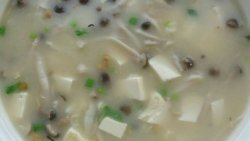 豆腐炖小蘑菇