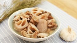 迷迭香：莲藕排骨汤