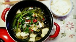 酸菜豆腐煲