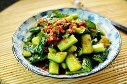 梅子拍黄瓜