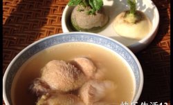 菌菇鸡汤～附如何炖出一锅鲜美鸡汤
