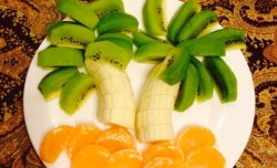椰树创意水果拼盘