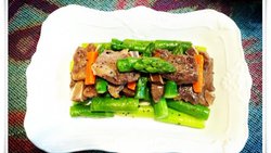 鲜嫩多汁——芦笋黑椒牛仔骨