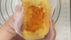 奶黄蛋黄奶酥月饼