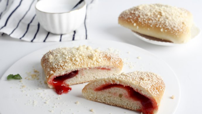 简单快手回购率超高的甜心草莓果酱面包