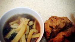 老东北农家菜—菠菜土豆条汤