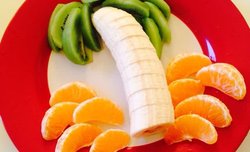 椰树水果拼盘