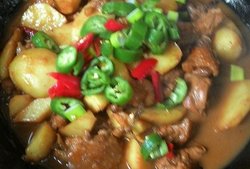 土豆烧鸡块