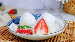 椰蓉草莓大福