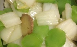 白玉翡翠-白菜根子炒莴笋还是莴苣的。。