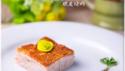 大口吃肉《脆皮烧肉》